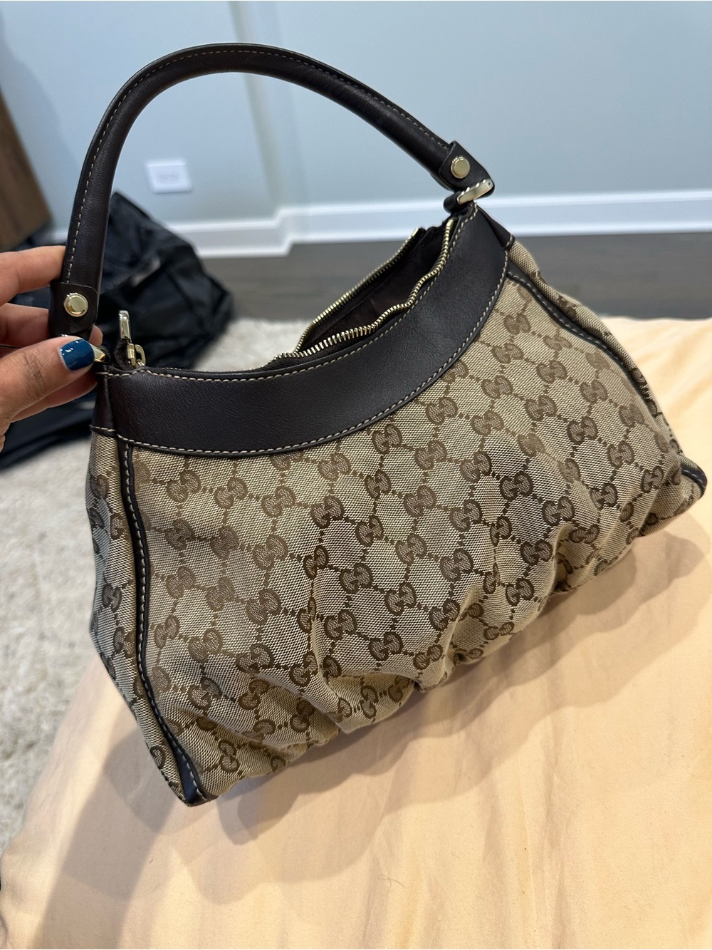 Gucci Beige Abbey D Ring Canvas with Dark Brown Trim. Excellent Condition - Picture 9 of 13